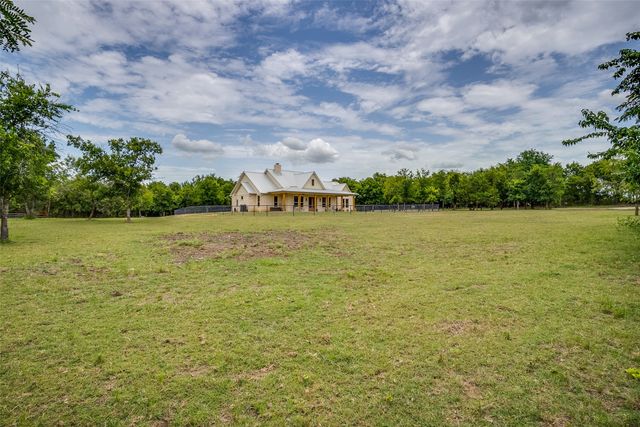 6860 County Road 302, Grandview, TX 76050