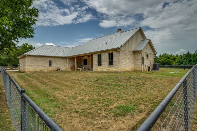 6860 County Road 302, Grandview, TX 76050