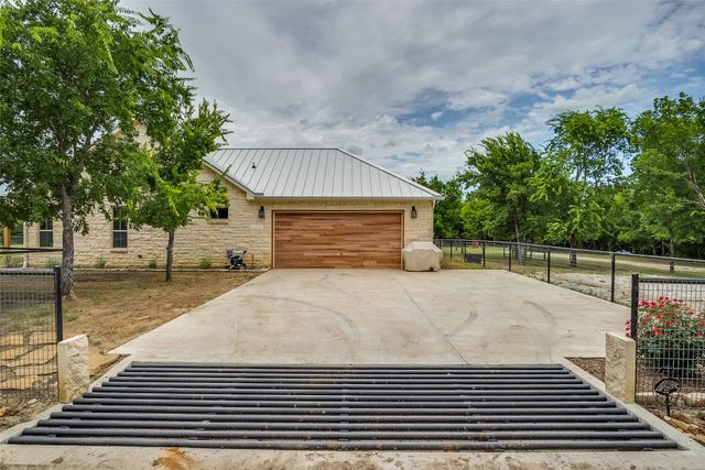 6860 County Road 302, Grandview, TX 76050