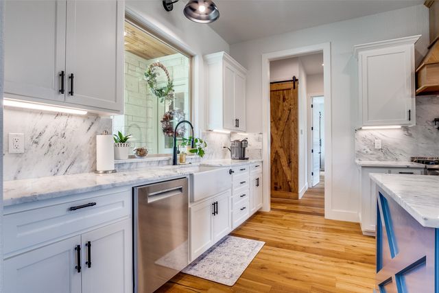 6860 County Road 302, Grandview, TX 76050