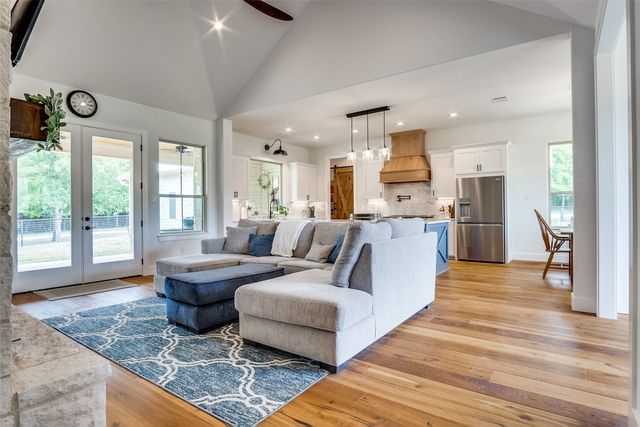 6860 County Road 302, Grandview, TX 76050