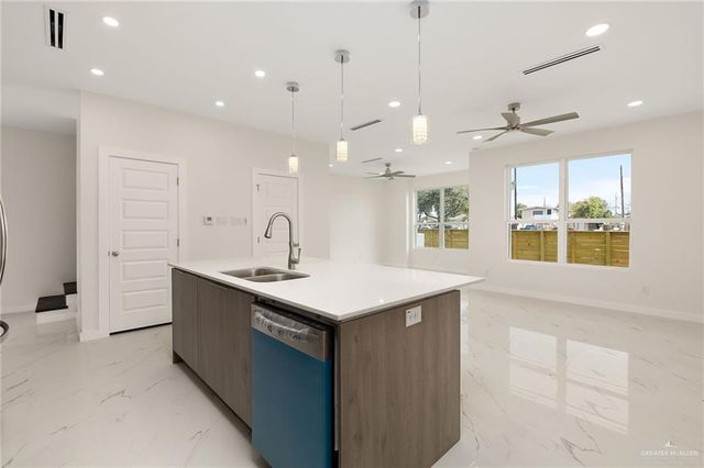 918 S Bicentennial Boulevard, Mcallen, TX 78501