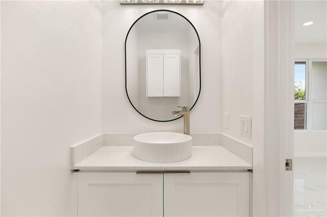 918 S Bicentennial Boulevard, Mcallen, TX 78501