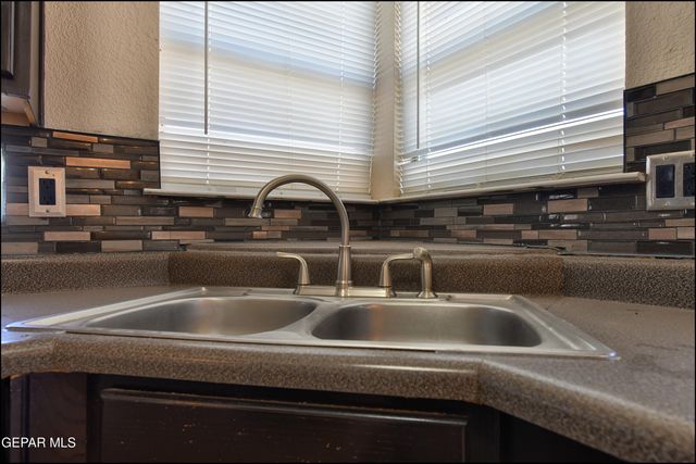 10397 Carter Scott Place, Socorro, TX 79927