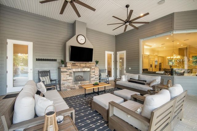 11441 HAMMOCK OAKS COURT, Lithia, FL 33547