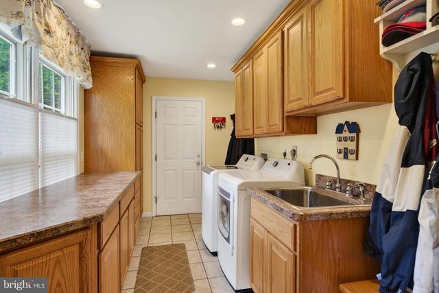 925 SAINT ANDREWS DR, Malvern, PA 19355