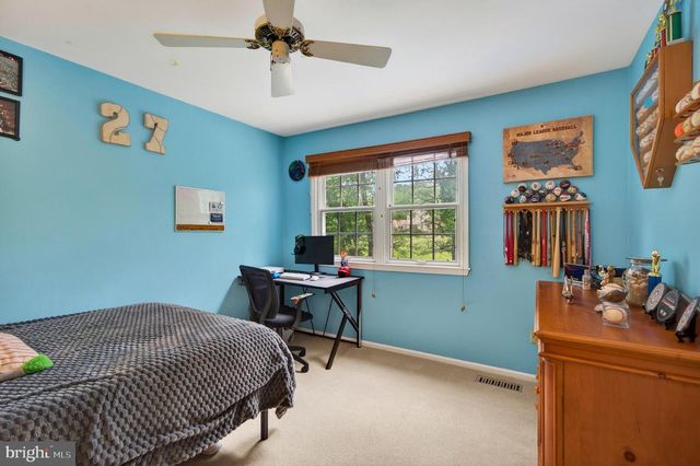 925 SAINT ANDREWS DR, Malvern, PA 19355