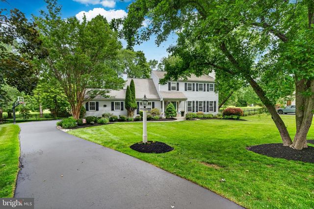 925 SAINT ANDREWS DR, Malvern, PA 19355