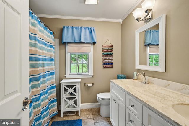 925 SAINT ANDREWS DR, Malvern, PA 19355