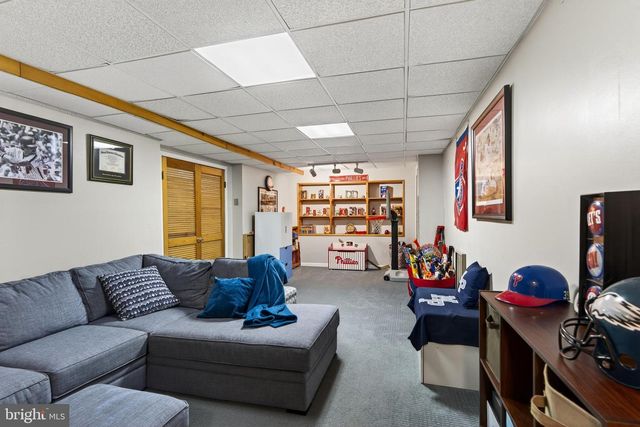 925 SAINT ANDREWS DR, Malvern, PA 19355