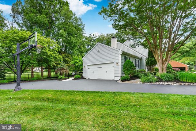 925 SAINT ANDREWS DR, Malvern, PA 19355