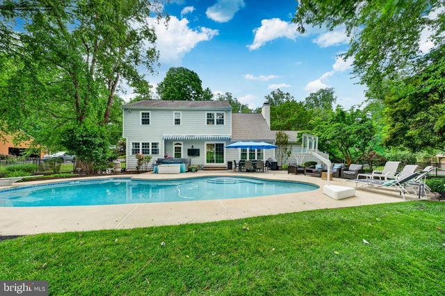 925 SAINT ANDREWS DR, Malvern, PA 19355