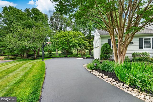 925 SAINT ANDREWS DR, Malvern, PA 19355