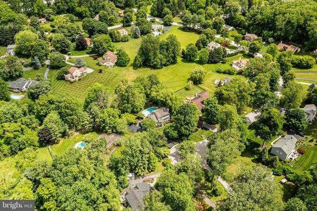 925 SAINT ANDREWS DR, Malvern, PA 19355