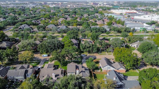 9826 Chiselhurst Drive, Houston, TX 77065