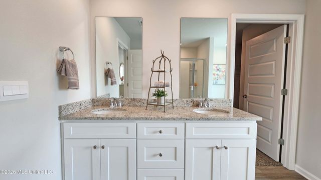 209 Raulston Drive, Byram, MS 39272