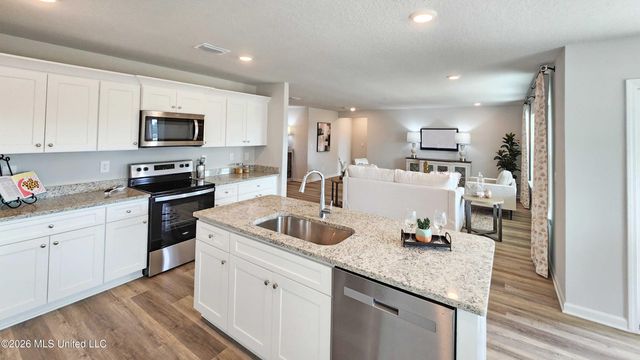 209 Raulston Drive, Byram, MS 39272