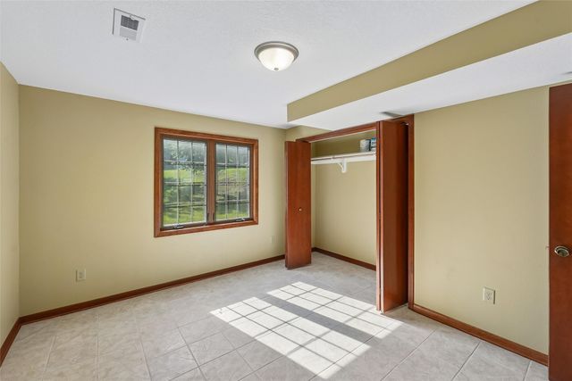 6856 Sharon Drive, Urbandale, IA 50322