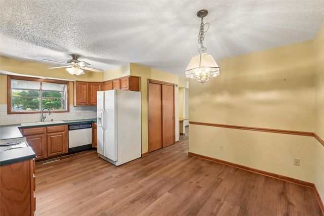 6856 Sharon Drive, Urbandale, IA 50322