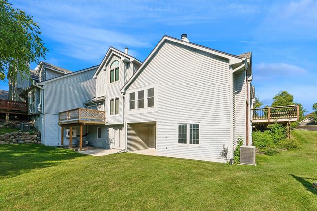 6856 Sharon Drive, Urbandale, IA 50322