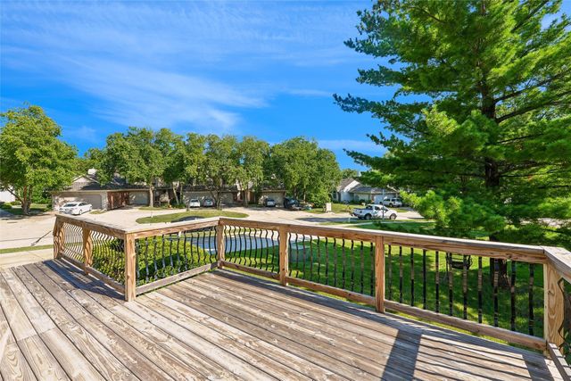 6856 Sharon Drive, Urbandale, IA 50322