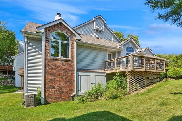 6856 Sharon Drive, Urbandale, IA 50322