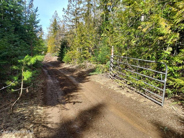 2244 N Whittum RD, Priest River, ID 83856