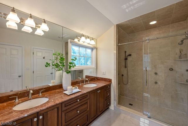 4 Burma Rd, Wyckoff Twp., NJ 07481