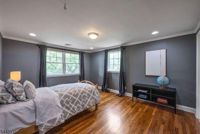 4 Burma Rd, Wyckoff Twp., NJ 07481