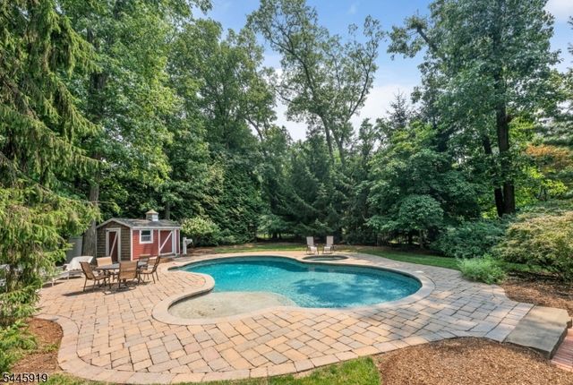 4 Burma Rd, Wyckoff Twp., NJ 07481