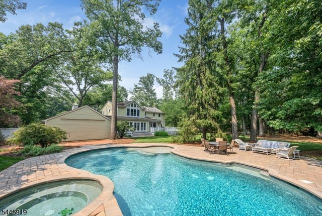 4 Burma Rd, Wyckoff Twp., NJ 07481