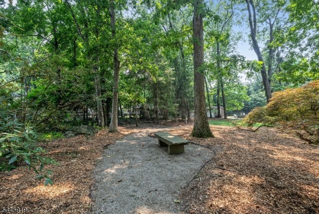4 Burma Rd, Wyckoff Twp., NJ 07481