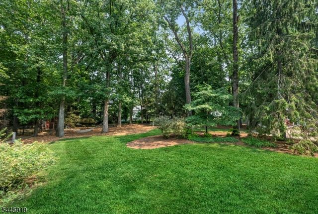 4 Burma Rd, Wyckoff Twp., NJ 07481