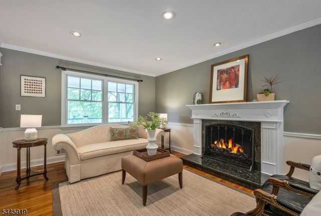 4 Burma Rd, Wyckoff Twp., NJ 07481