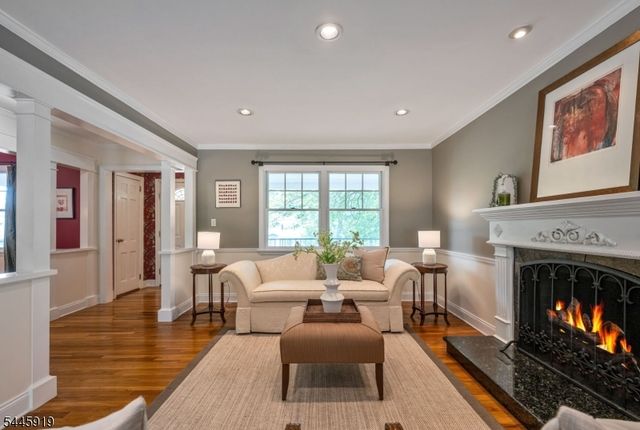 4 Burma Rd, Wyckoff Twp., NJ 07481