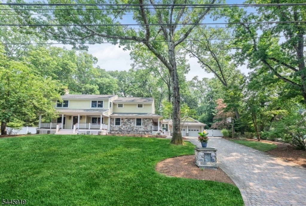 4 Burma Rd, Wyckoff Twp., NJ 07481