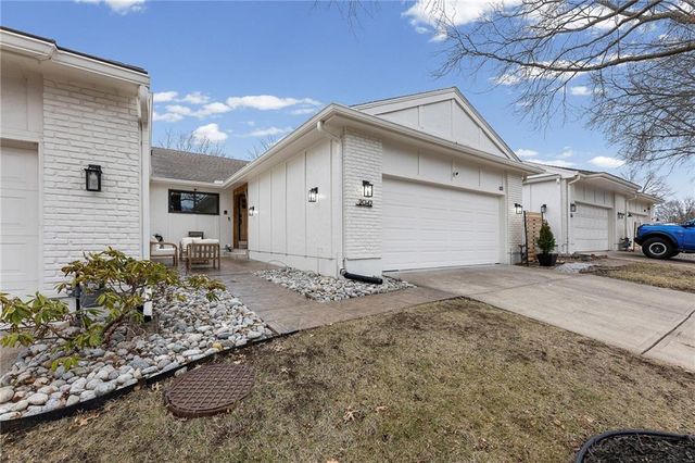 2042 Condolea Drive, Leawood, KS 66209