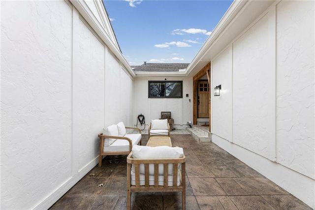 2042 Condolea Drive, Leawood, KS 66209