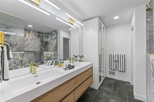 2042 Condolea Drive, Leawood, KS 66209