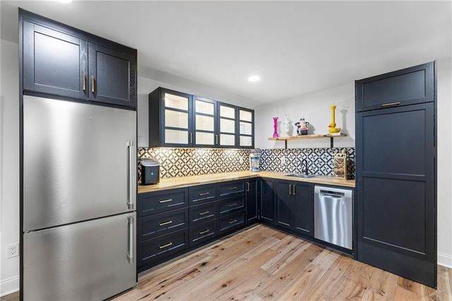 2042 Condolea Drive, Leawood, KS 66209