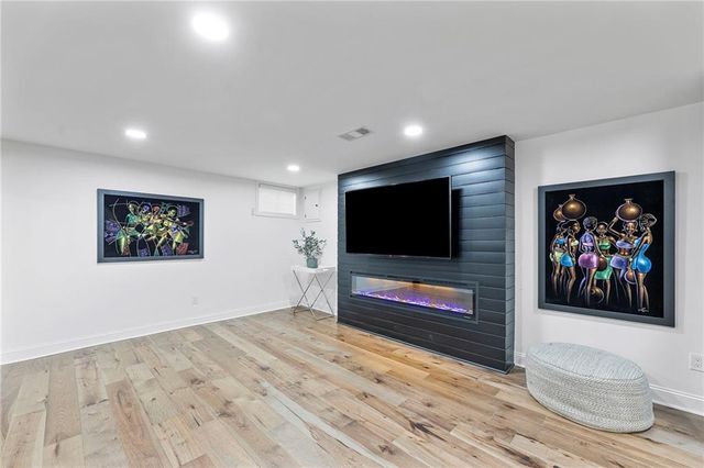 2042 Condolea Drive, Leawood, KS 66209