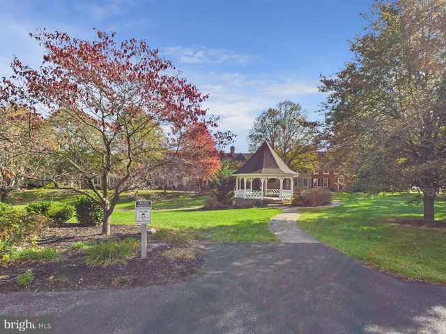 42 KENSINGTON SQ, Mechanicsburg, PA 17050