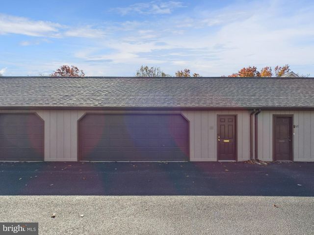 42 KENSINGTON SQ, Mechanicsburg, PA 17050