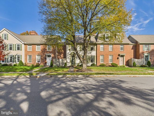 42 KENSINGTON SQ, Mechanicsburg, PA 17050