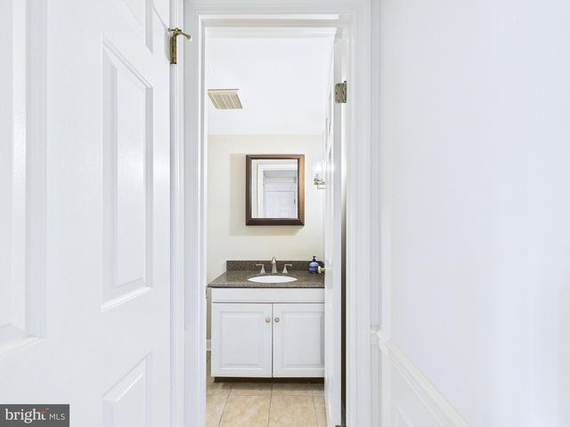 42 KENSINGTON SQ, Mechanicsburg, PA 17050