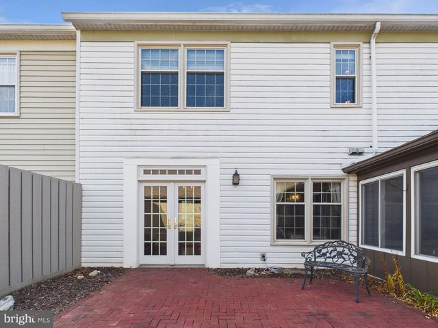 42 KENSINGTON SQ, Mechanicsburg, PA 17050