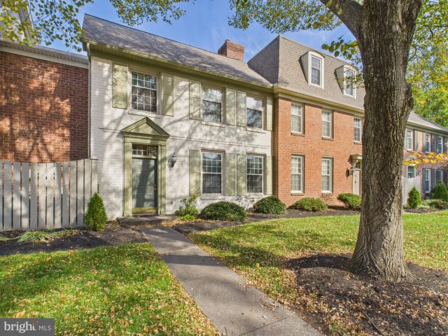 42 KENSINGTON SQ, Mechanicsburg, PA 17050
