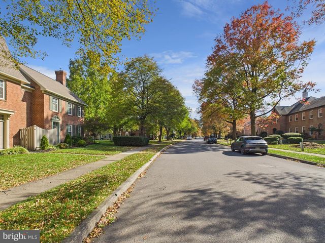 42 KENSINGTON SQ, Mechanicsburg, PA 17050