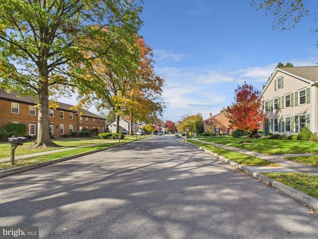 42 KENSINGTON SQ, Mechanicsburg, PA 17050