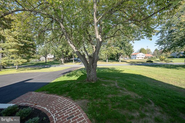 942 SURREY DR, Blue Bell, PA 19422